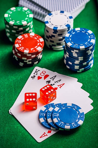 Baccarat result road with dealer studio view